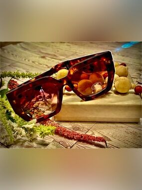 400 UV Protection (Tortoiseshell Oversized Chunky, Designer Inspired Sunglasses.